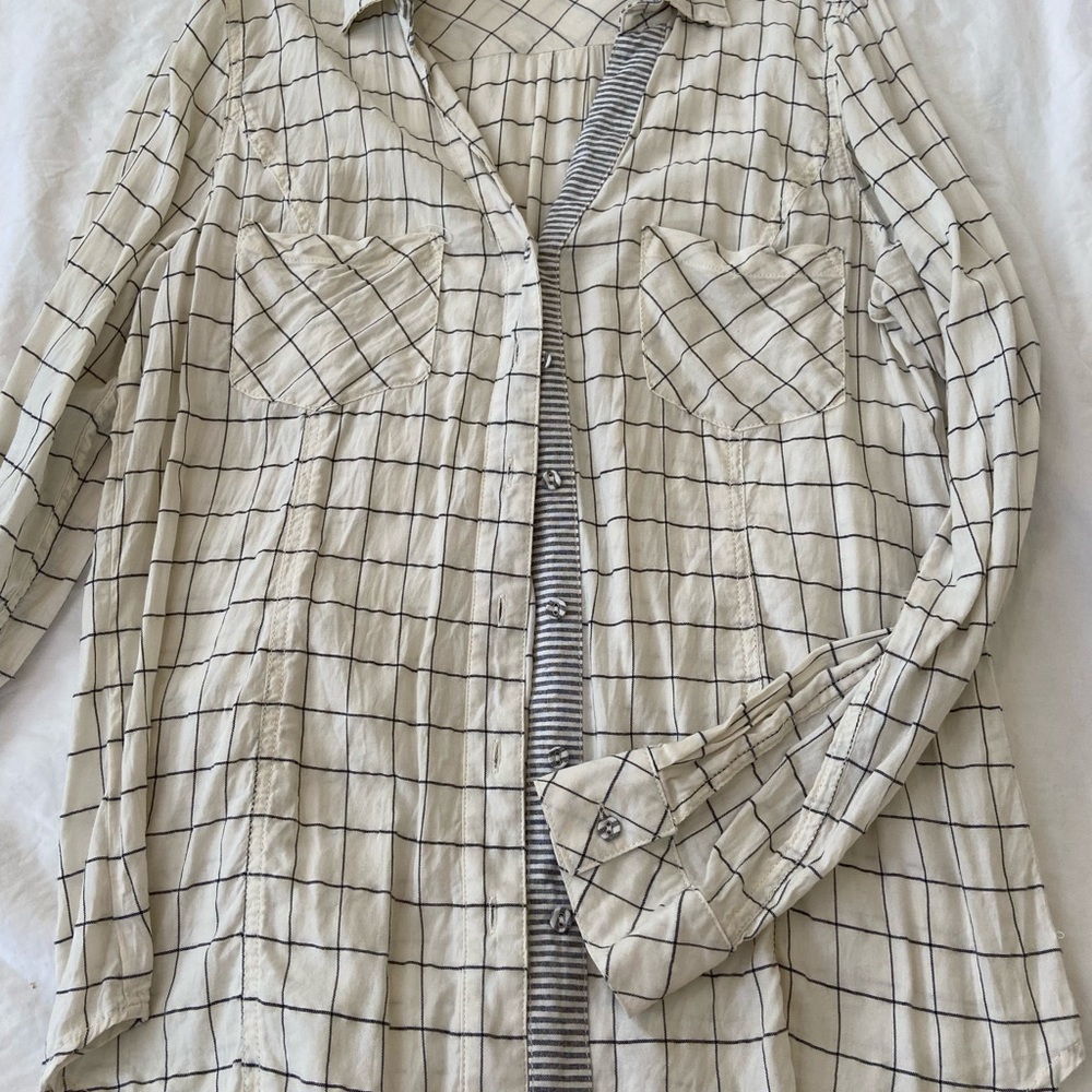 SKIES ARE BLUE Off White & Gray Windowpane…